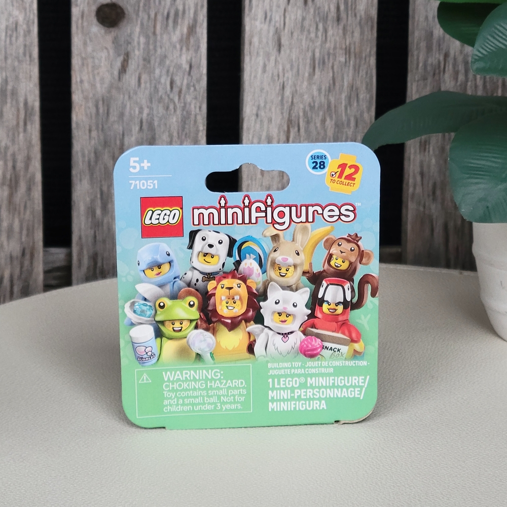 LEGO Minifigures Series 28 Blue and Green Packaging